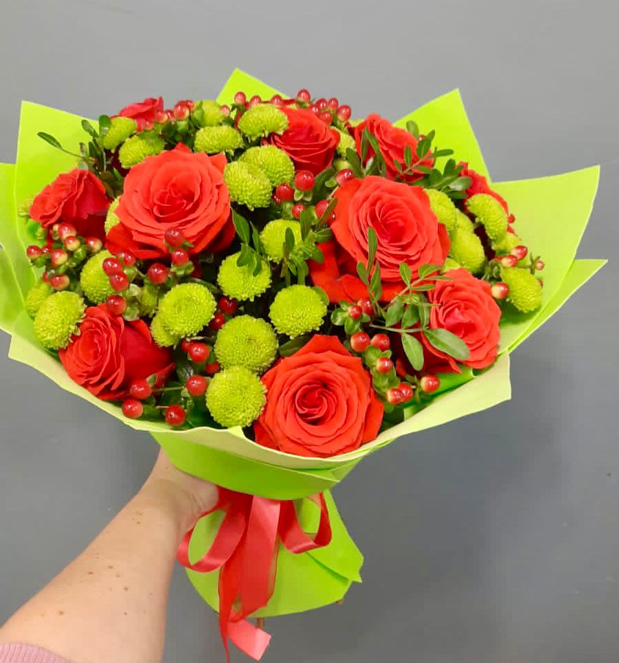 Букет цветов из: Хризантемы и Розы в Онгудай