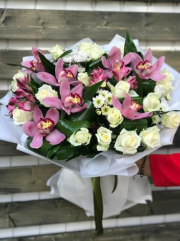 Букет цветов из: Розы и Хризантемы в Онгудай