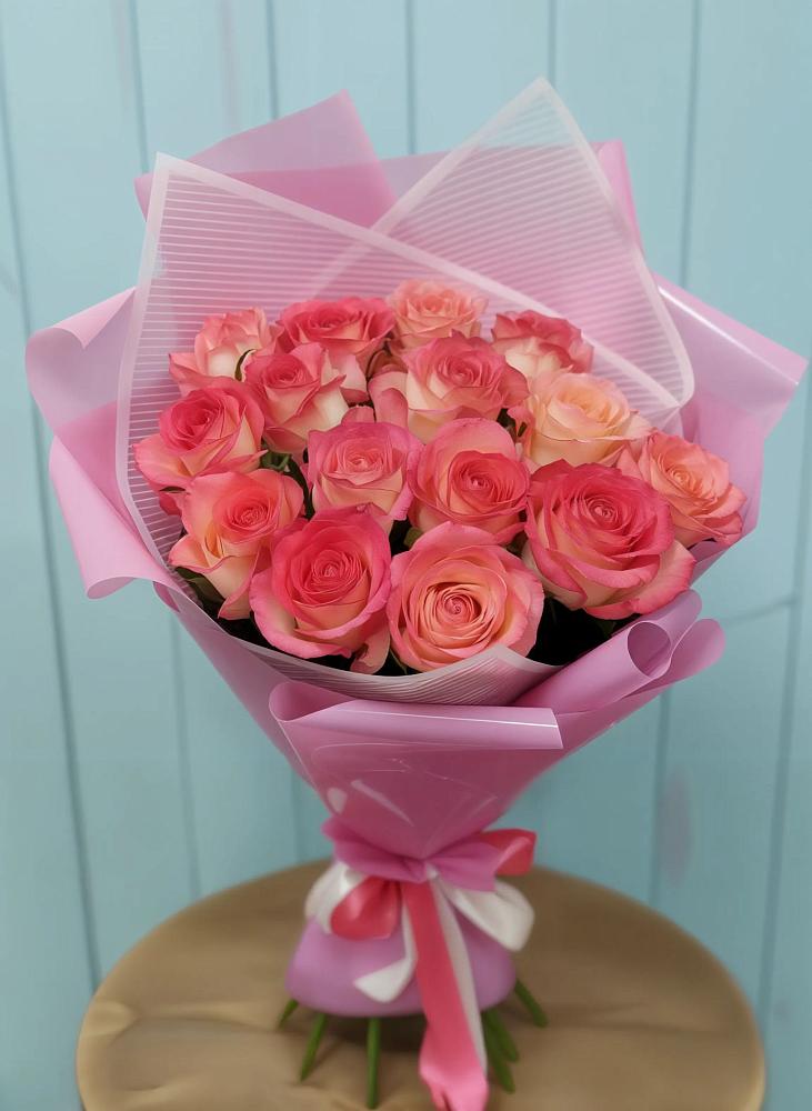 Букет 15 Розовых роз Равель в Онгудай