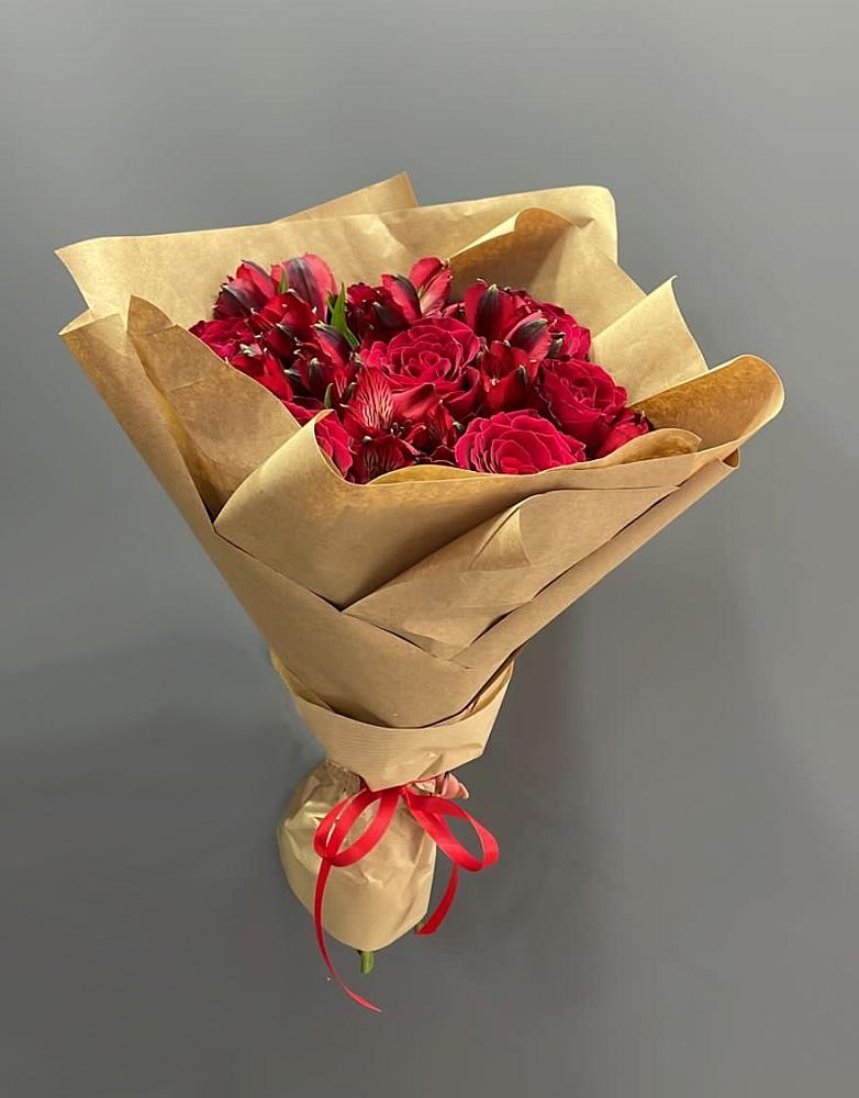 Букет цветов из: Альстромерии и Розы в Онгудай