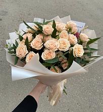 Букет Кремовые розы Латте в Онгудай