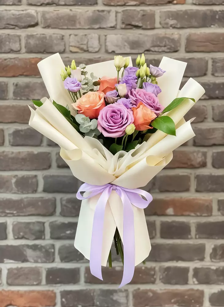 Букет цветов из: Лизиантусы и Розы в Онгудай