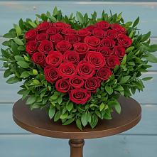 Цветочная композиция из Розы в виде сердца в Онгудай