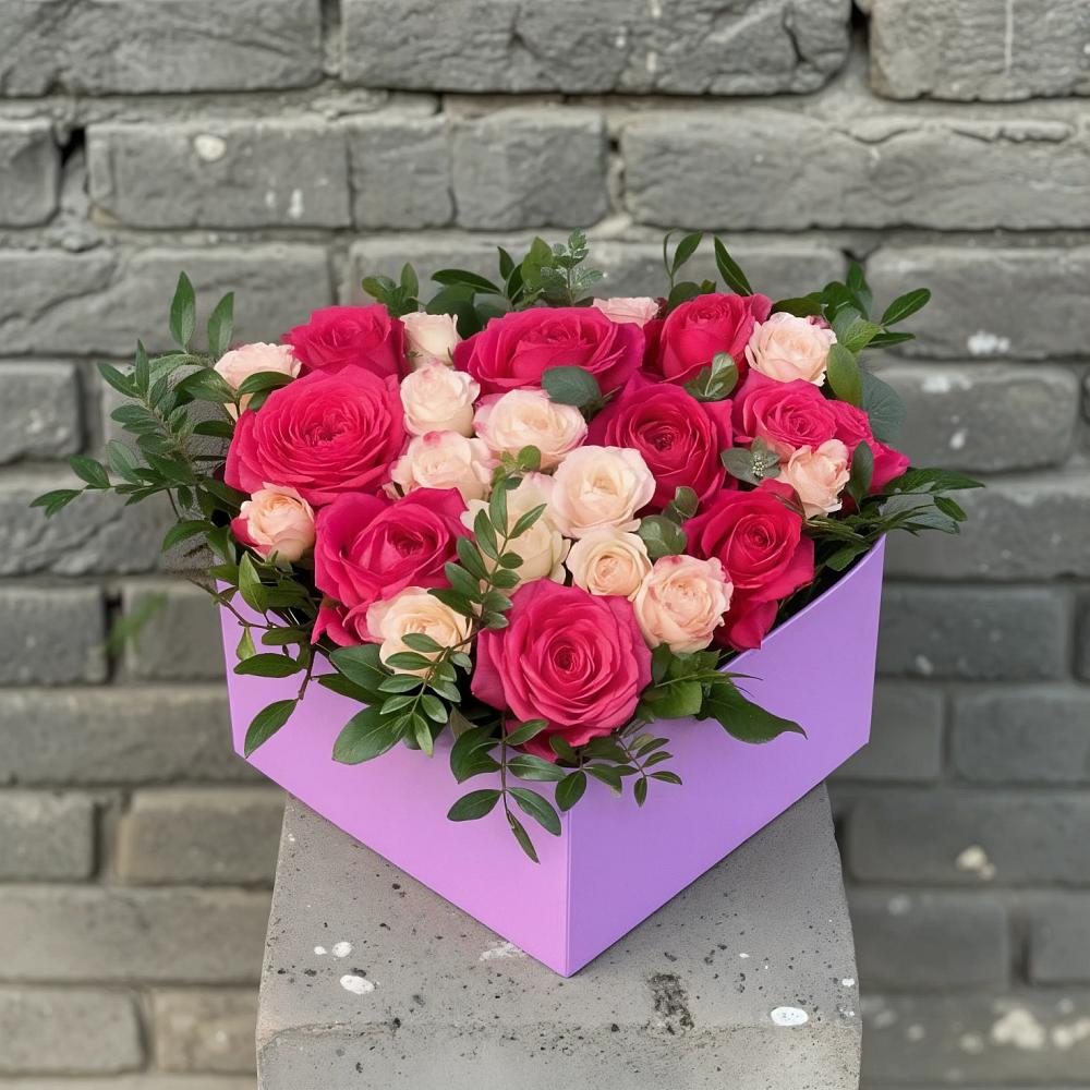 Цветочная композиция из Розы в коробке в Онгудай