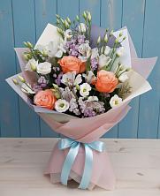 Букет цветов из:  Лизиантусы, Розы, Альстромерии и Гипсофила в Онгудай