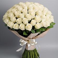Букет 101 беля роза Белоснежка в Онгудай