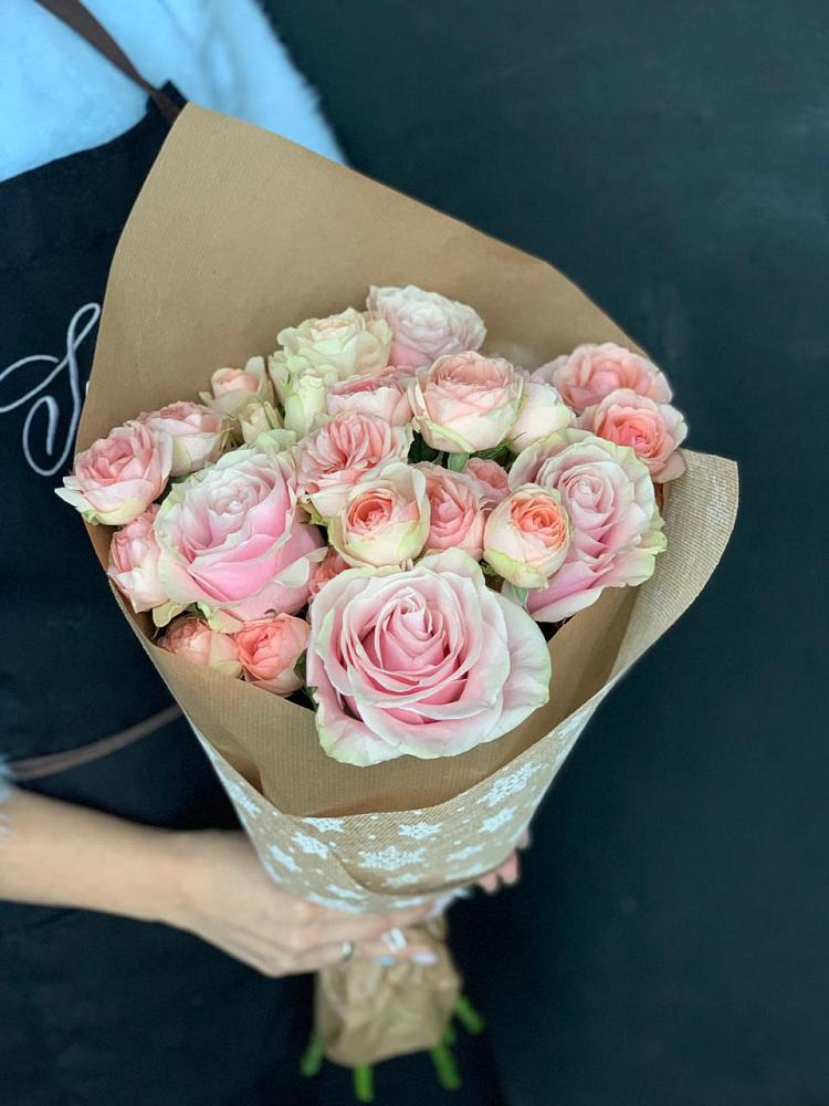 Букет цветов из: Хризантемы и Розы в Онгудай