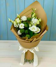 Букет цветов из:  Хризантемы и Лизиантусы в Онгудай