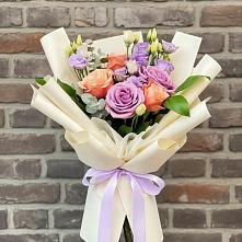 Букет цветов из:  Лизиантусы и Розы в Онгудай