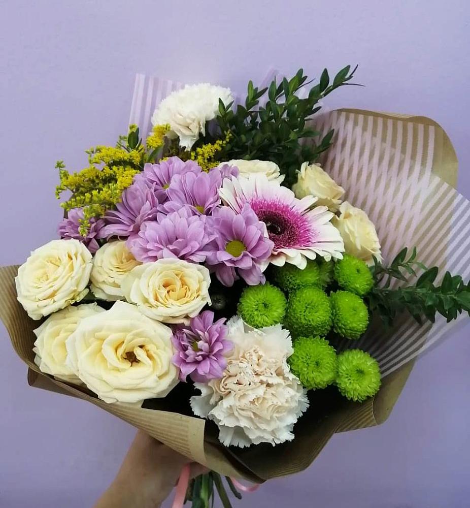 Букет цветов из: Хризантемы, Розы, Гвоздики и Герберы в Онгудай