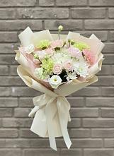 Букет цветов из:  Гвоздики, Розы, Лизиантусы и Хризантемы #REPLACE_PRED# Онгудай