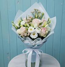 Букет цветов из:  Розы и Лизиантусы в Онгудай