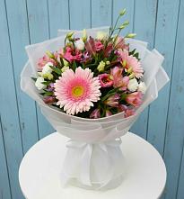 Букет цветов из:  Герберы, Альстромерии и Лизиантусы в Онгудай