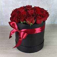 Цветочная композиция из Розы в шляпной коробке в Онгудай