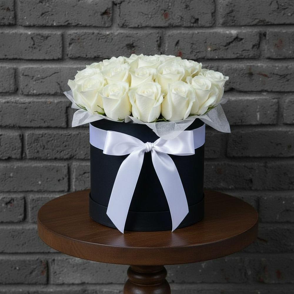 Цветочная композиция из Розы в шляпной коробке в Онгудай